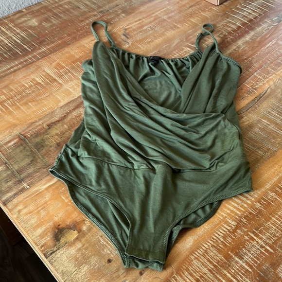 J Crew bodysuit, cotton, in olive green, small - Picture 2 of 8
